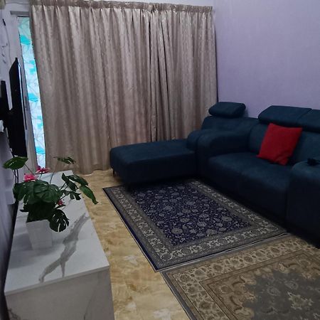 Homestay Lestari Klia Sepang Dış mekan fotoğraf